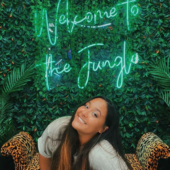 Meet your Posher, Aaliyah - Picture 1 of 1